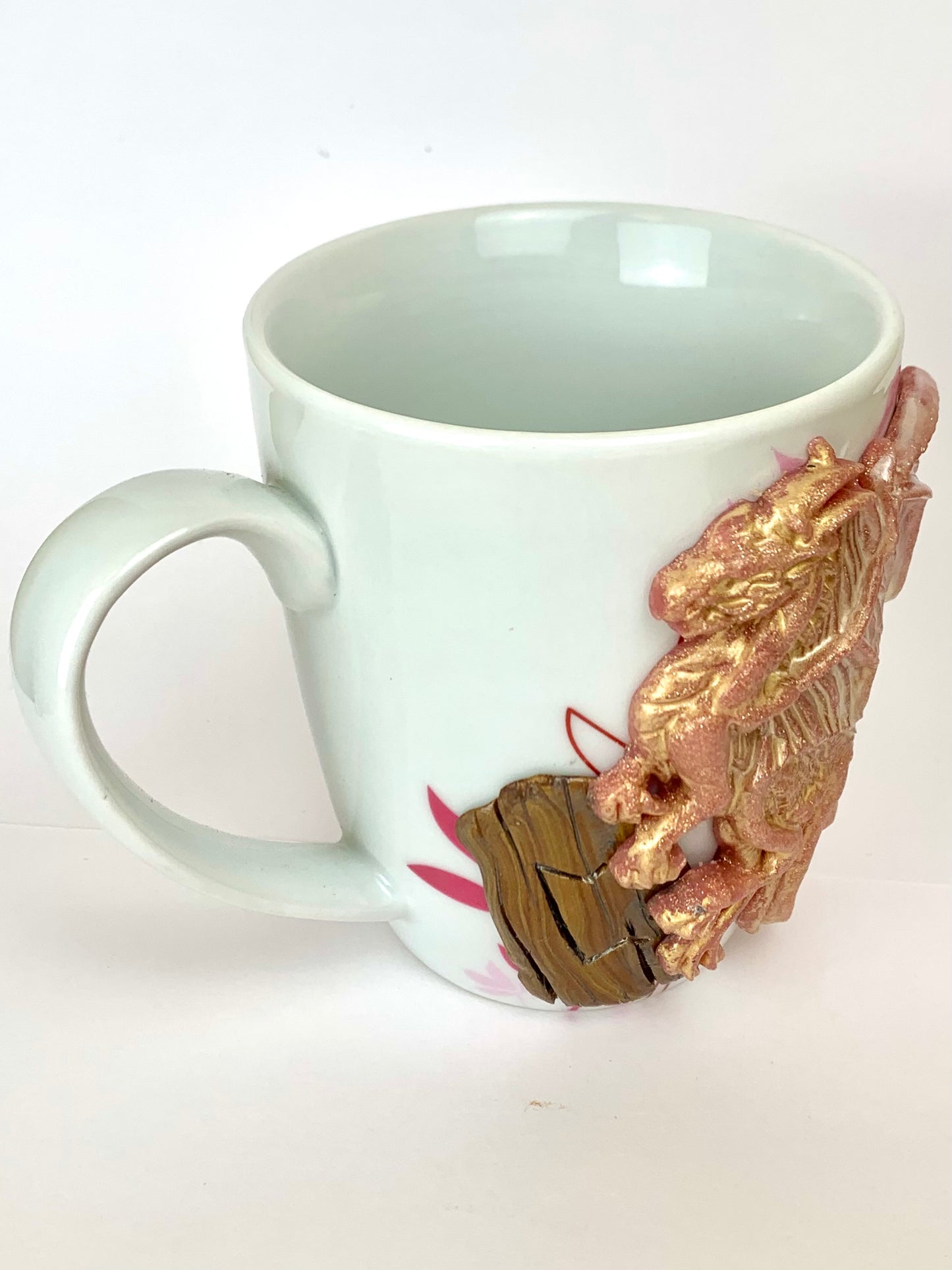 Mug dragon médieval rose or et sa rune viking PERTHRO