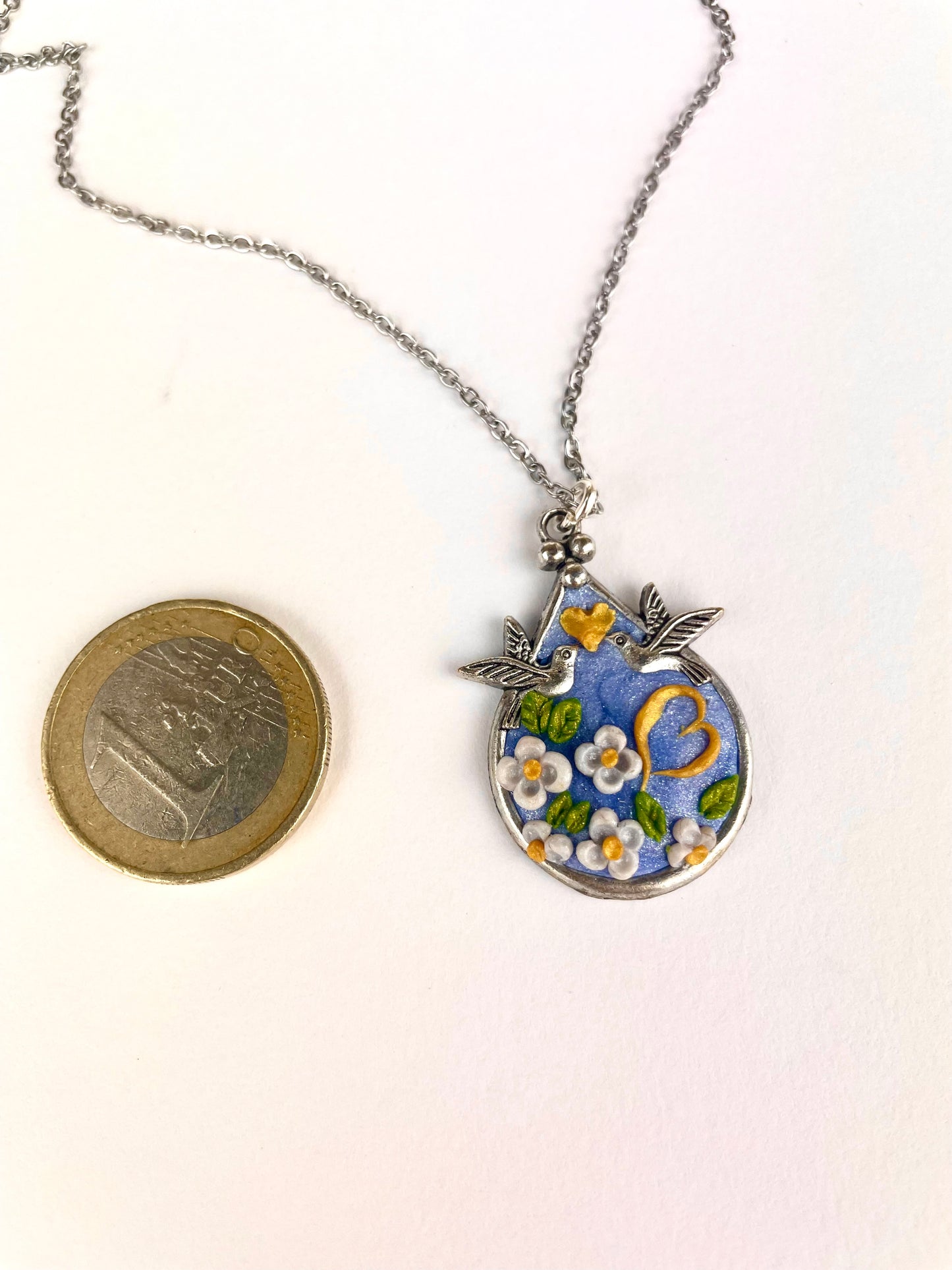 Médaillon colombes bleu