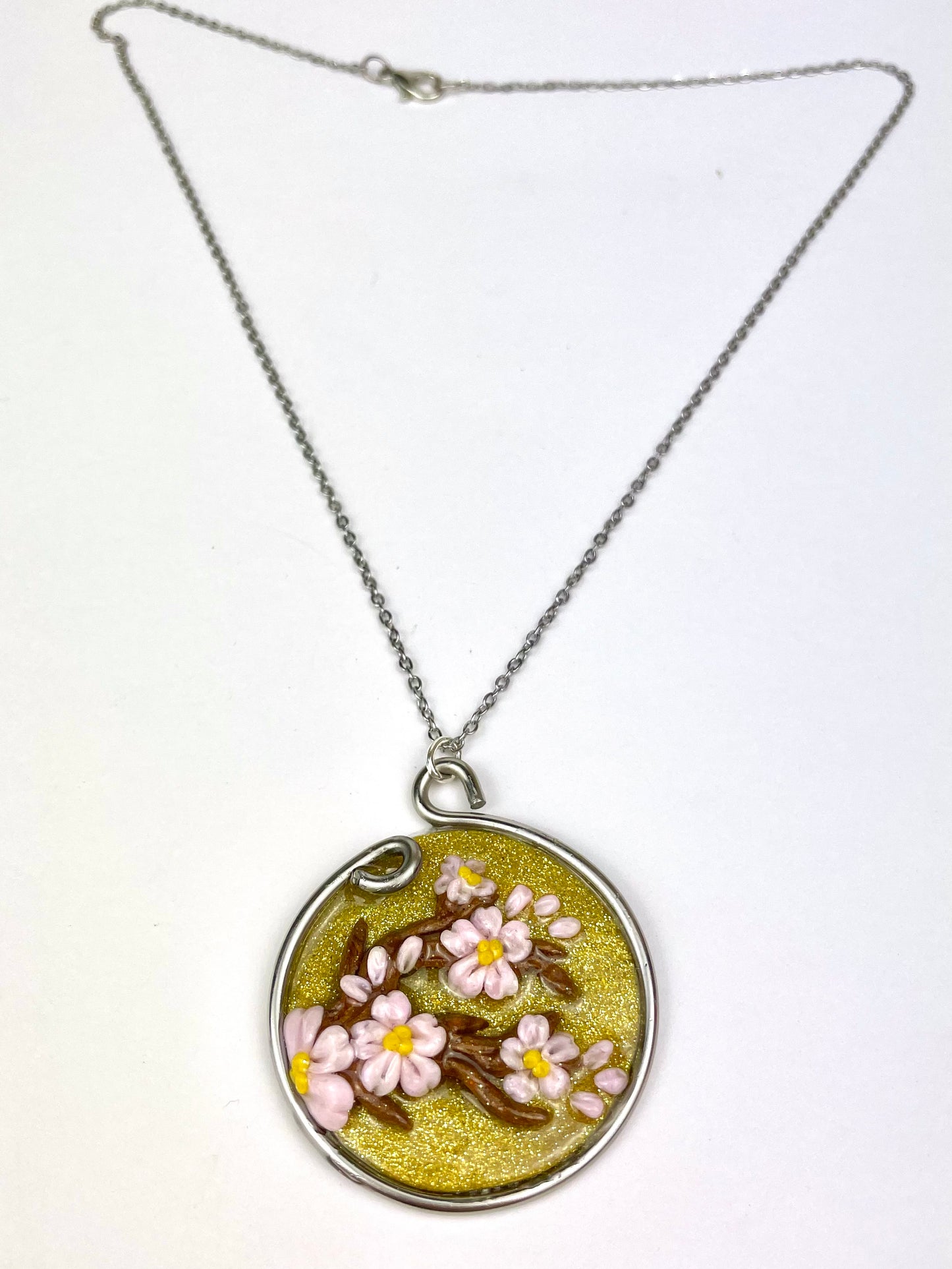 Collier fleurs de cerisiers artisanales, inspiration Japon.