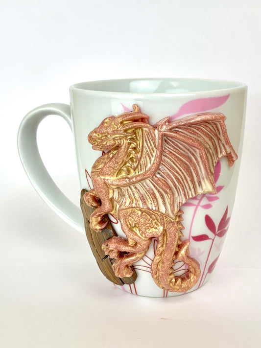 Mug dragon médieval rose or et sa rune viking PERTHRO