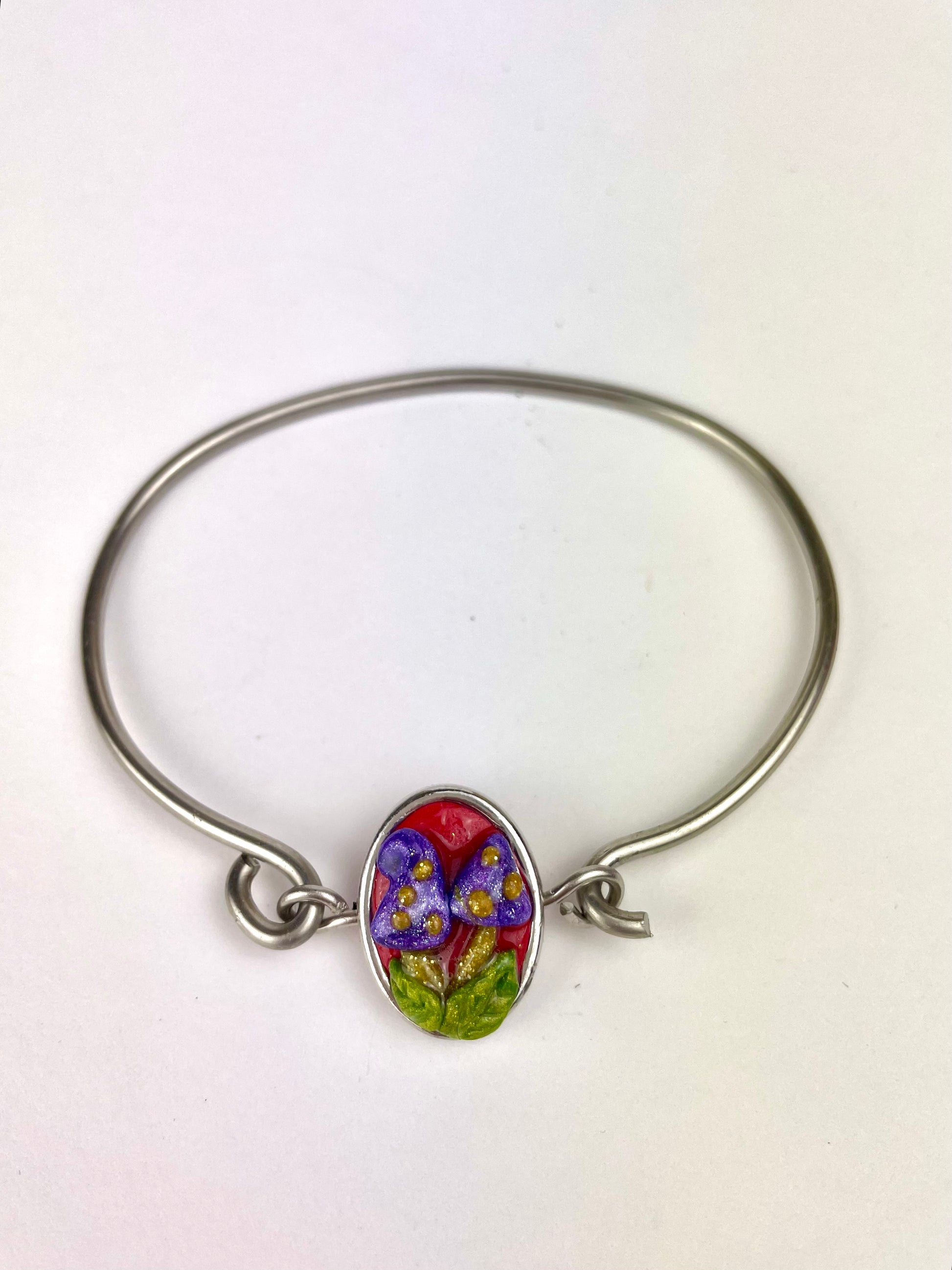Bracelet Champignons Fou en acier argenté avec cabochon en pâte polymère fait main