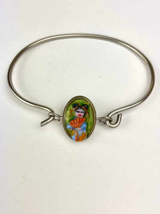 Bracelet Poupée Kokeshi en argent et pâte polymère fait main – bijou artisanal français