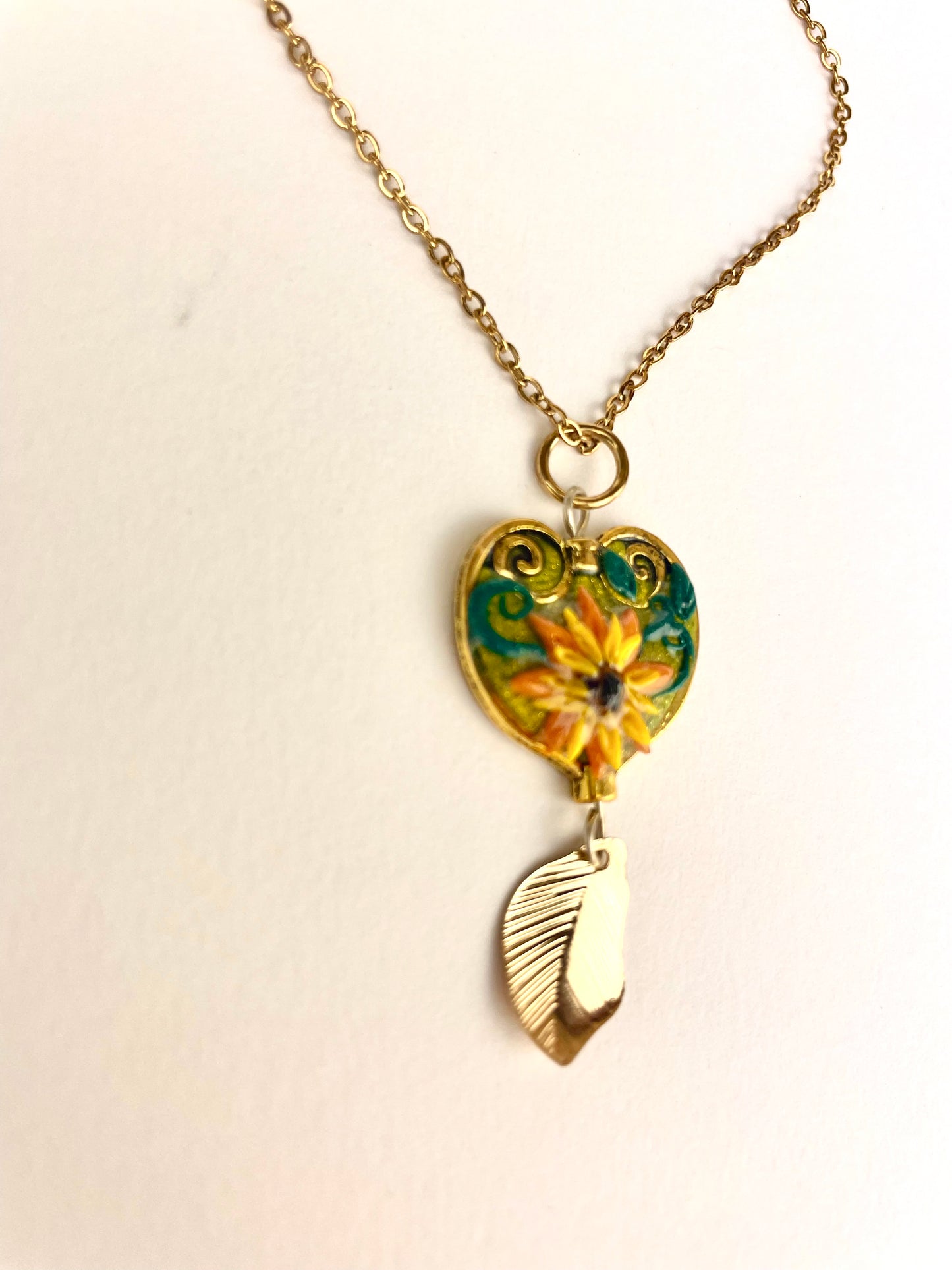 Collier tournesols Van Gogh avec breloque feuille dorée – création unique