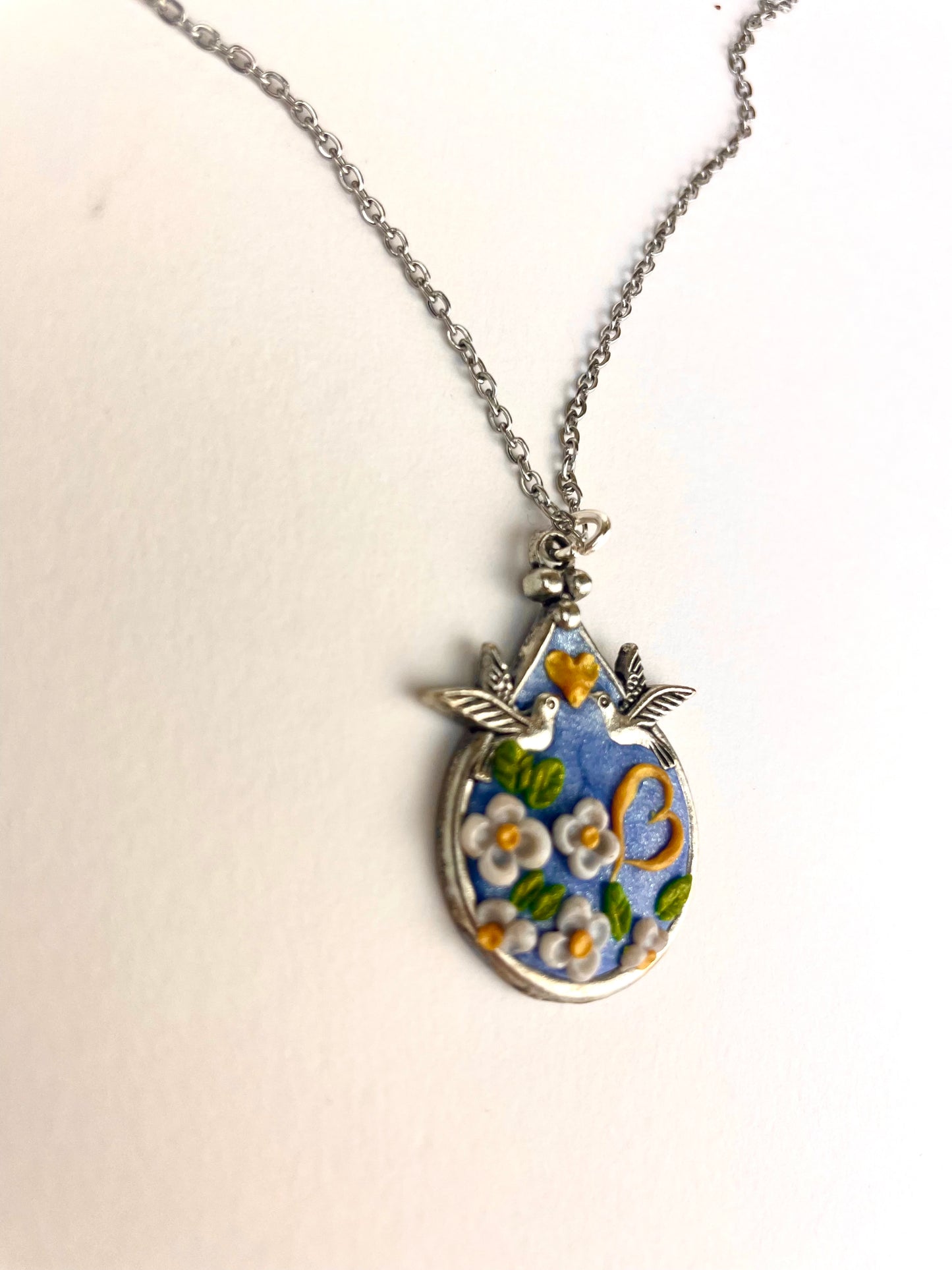 Médaillon colombes bleu