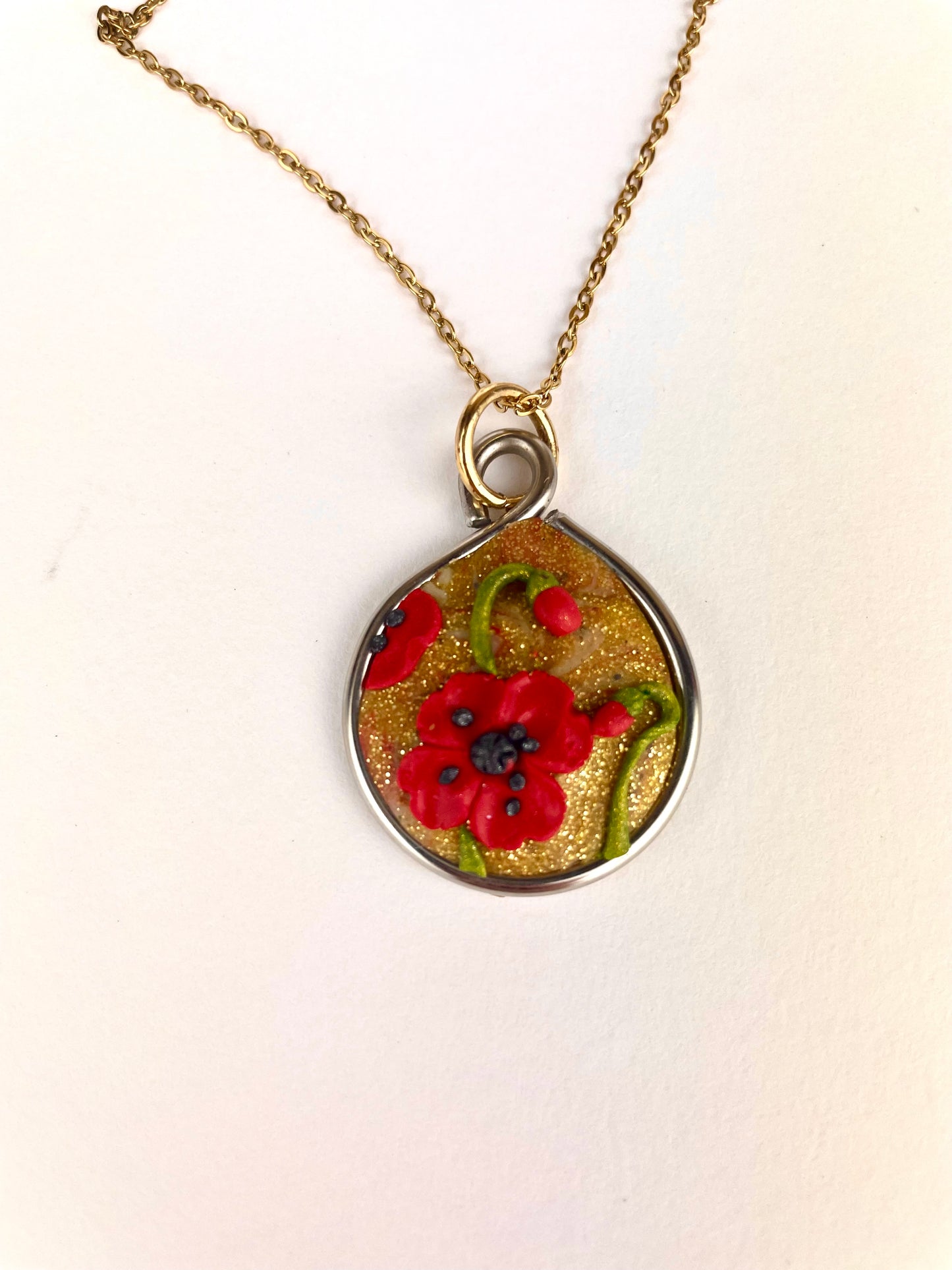 Médaillon artisanal Sunshine Coquelicots en pâte polymère – bijou doré