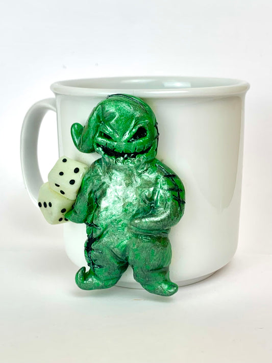 Mug artisanal Oogie Boogie avec figurine en pâte polymère modelée à la main