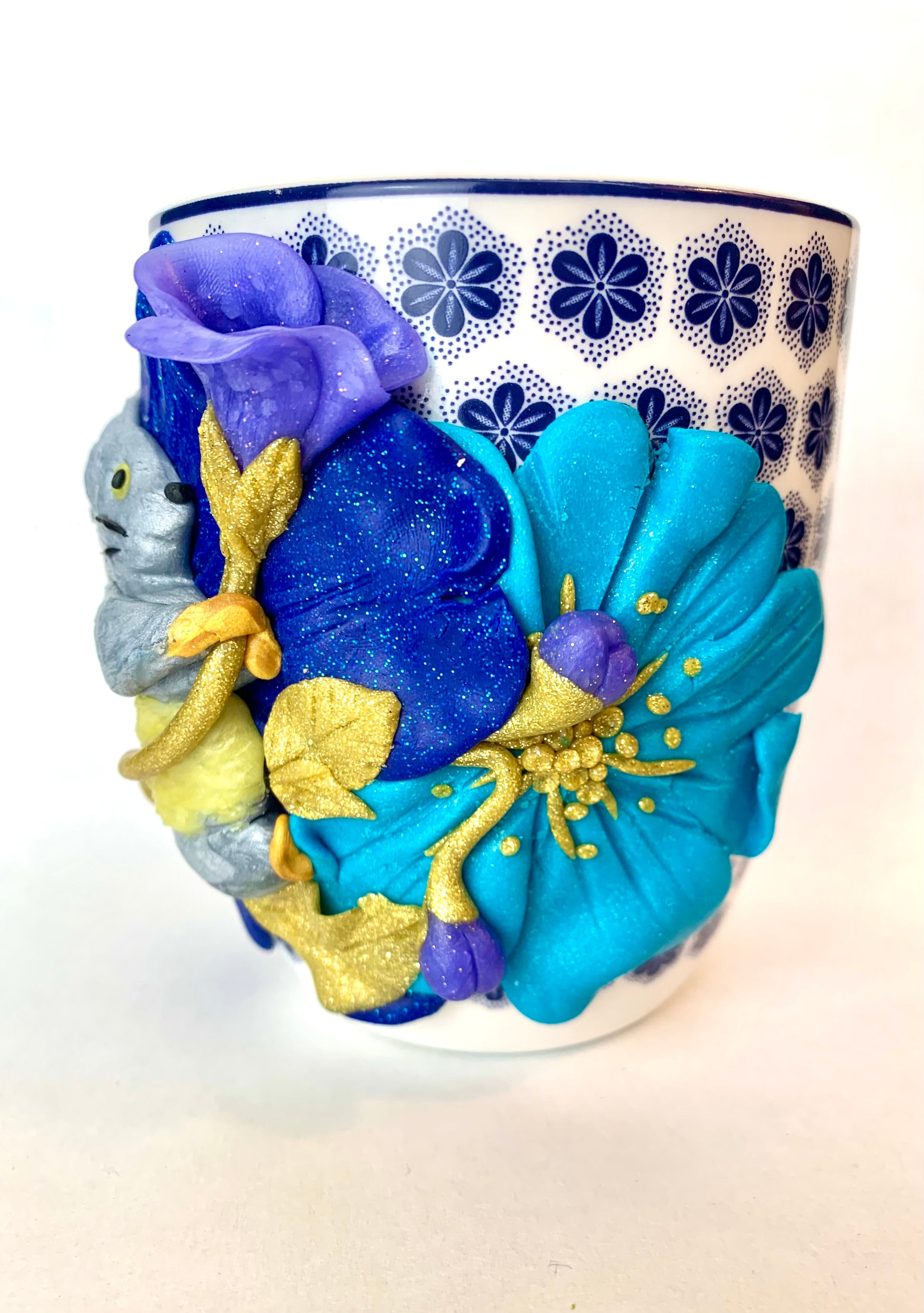 tasse fan art Totoro et ses hibiscus bleu